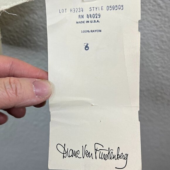 Vintage Diane Von Furstenberg Cream Floral Embroidered Long Sleeve Button Up NWT - Picture 3 of 12